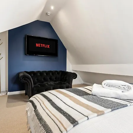 Aparthotel Bowles By Yoko 4*